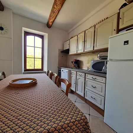 بيت للعطل La Roche 10 *