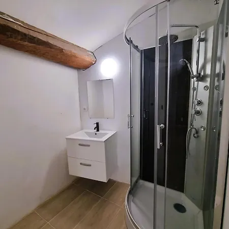 La Roche 10 * Aigues-Vives (Herault)