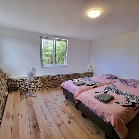 La Roche 10 Casa vacanze Aigues-Vives (Herault)