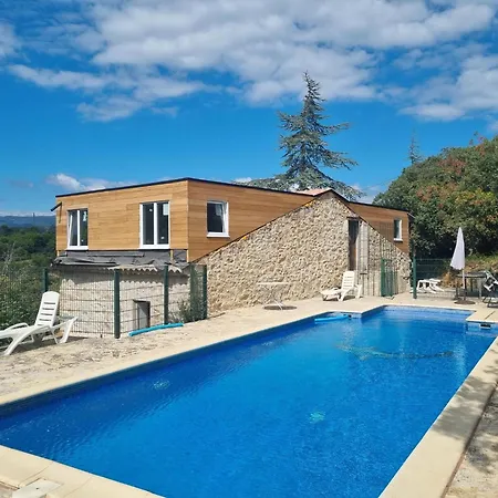 La Roche 10 * Aigues-Vives (Herault)